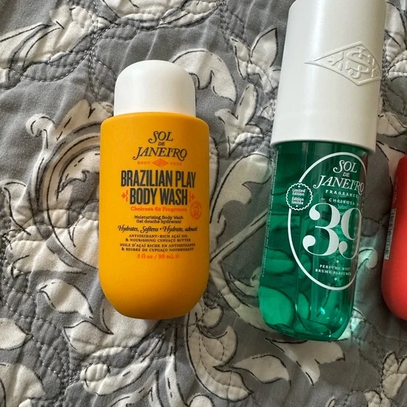 Sol de Janeiro Body Wash Bundle - Picture 2 of 3